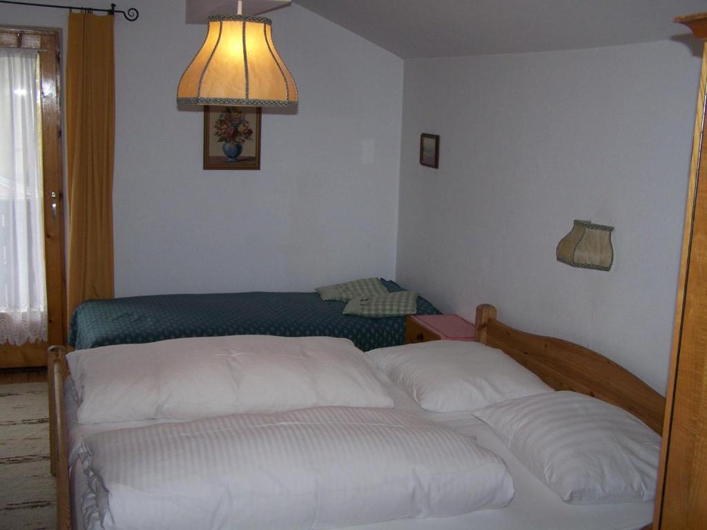 Pension Holzknechthof Am See Neustift im Stubaital Bilik gambar