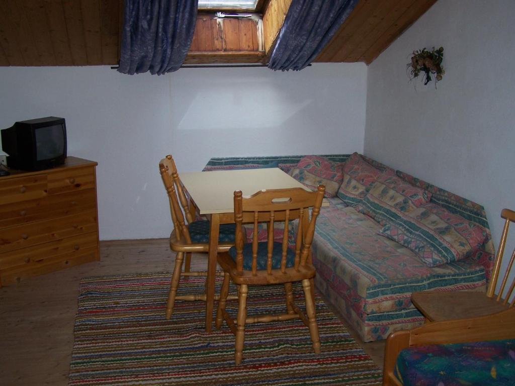 Pension Holzknechthof Am See Neustift im Stubaital Bilik gambar
