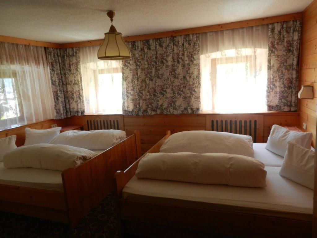 Pension Holzknechthof Am See Neustift im Stubaital Bilik gambar